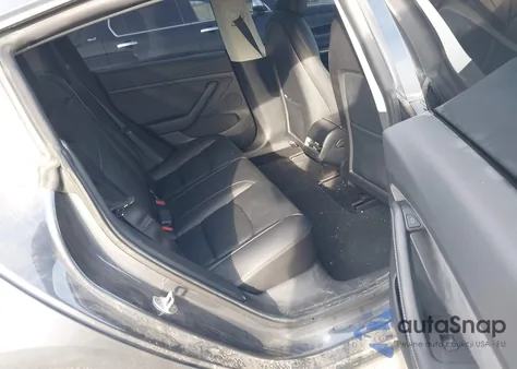 2021 Tesla Model 3 Long Range Dual Motor All-Wheel Drive z USA, uszkodzony, nr VIN 5YJ3E1EB6MF049385